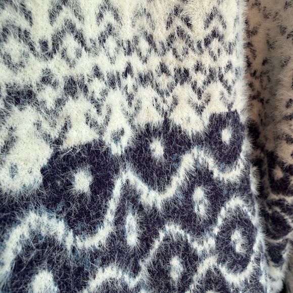 NWOT Liverpool Women's Blue and White Patterned Sweater medium has stretch - Picture 6 of 9